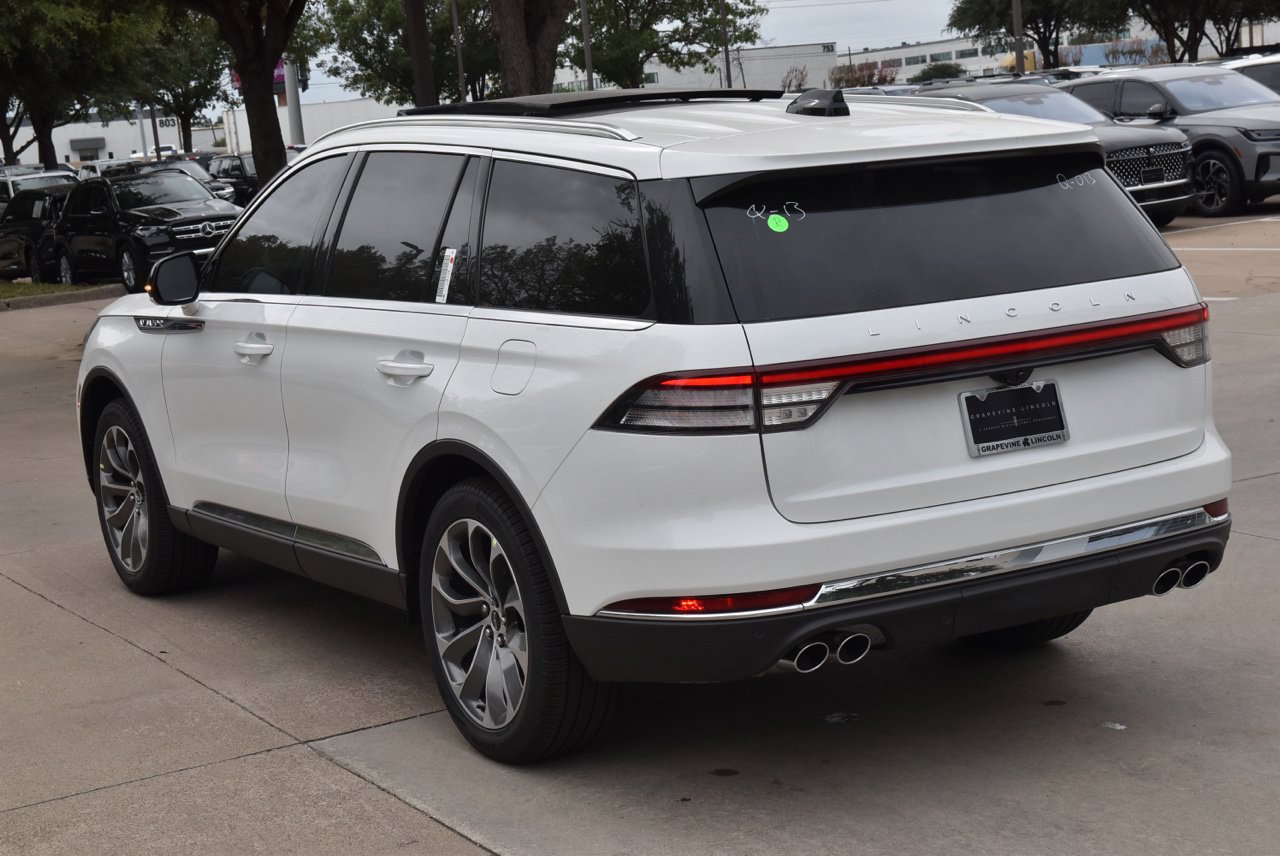 New 2027 Lincoln Aviator Reserve RWD image 9
