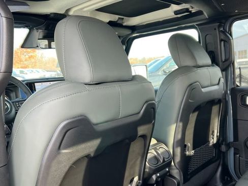 New 2026 Jeep Gladiator Mojave AWD/4WD image 32