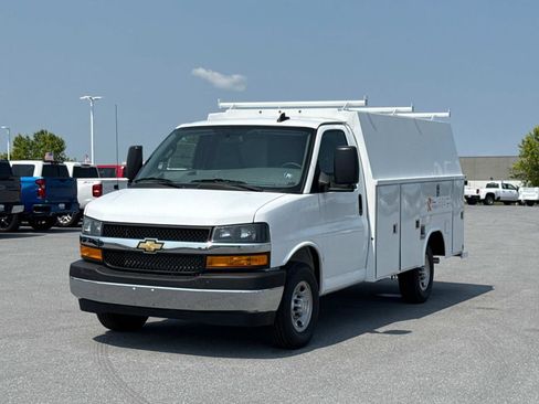 New 2025 Chevrolet Express 3500 w/ Power Convenience Package image 16