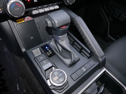 Certified 2025 Toyota 4Runner TRD Off-Road image 24