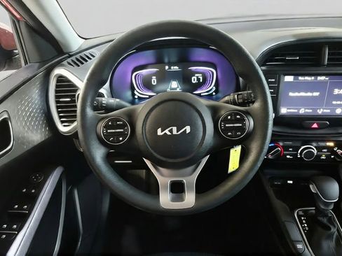 Certified 2025 Kia Soul LX FWD image 9