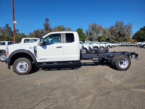 New 2025 Ford F550 4x4 SuperCab Super Duty image 9