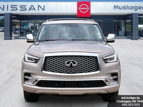 Used 2019 INFINITI QX80 Luxe w/ 22" Wheel Package RWD image 2