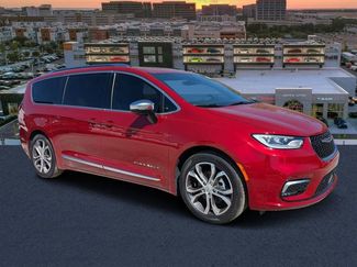 New 2026 Chrysler Pacifica Pinnacle video 1