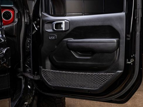 Used 2022 Jeep Wrangler Unlimited Rubicon AWD/4WD image 34