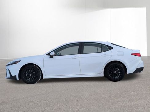 Used 2026 Toyota Camry SE w/ Convenience Package image 10