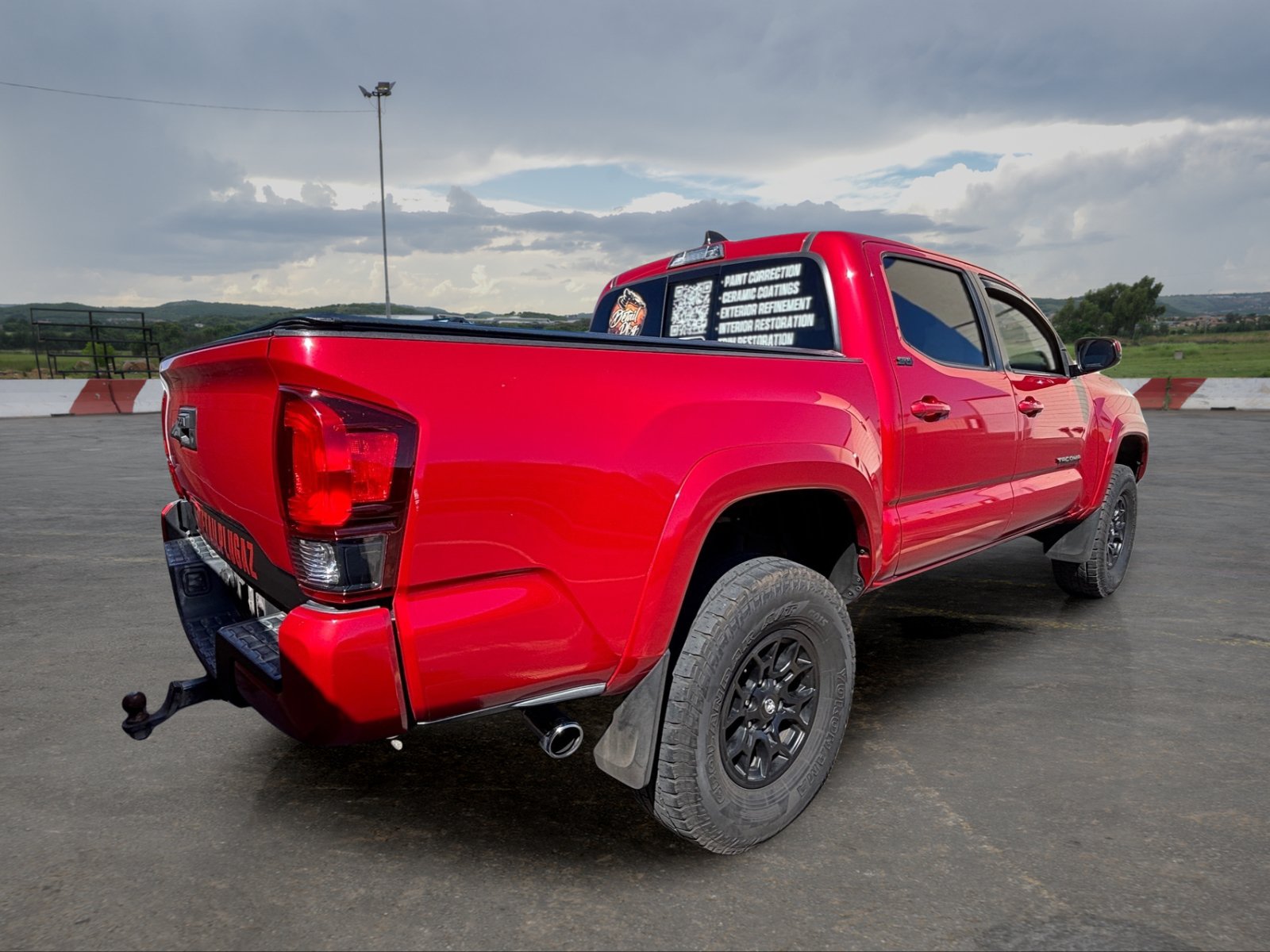 Used 2020 Toyota Tacoma SR5 w/ Technology Package AWD/4WD image 3