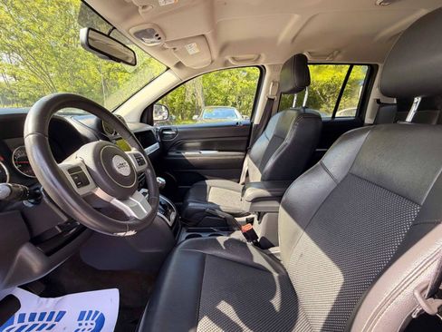 Used 2017 Jeep Compass Latitude AWD/4WD image 13