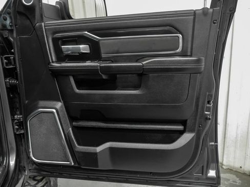 Used 2022 RAM 3500 Laramie AWD/4WD image 46