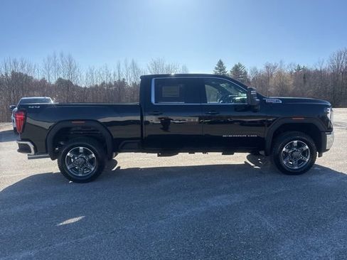 New 2026 GMC Sierra 2500 SLE w/ Preferred Package AWD/4WD image 8
