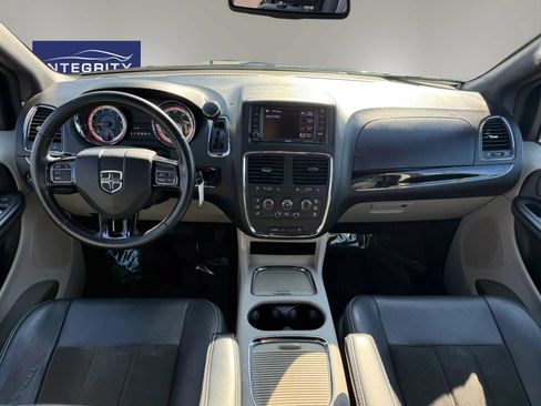 Used 2019 Dodge Grand Caravan SXT FWD image 12