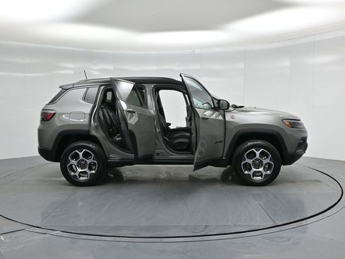 Used 2022 Jeep Compass Trailhawk w/ Trailhawk Elite Group image 34