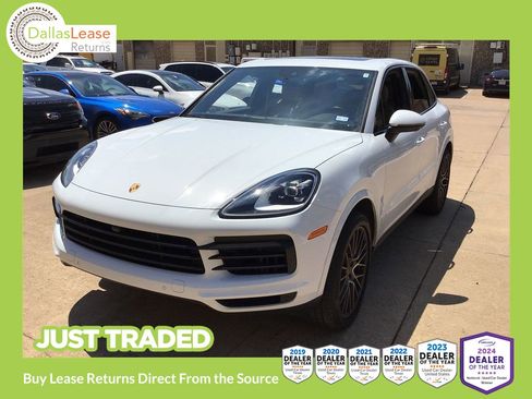 Used 2023 Porsche Cayenne AWD/4WD image 1
