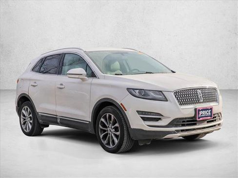 Used 2019 Lincoln MKC Select image 3