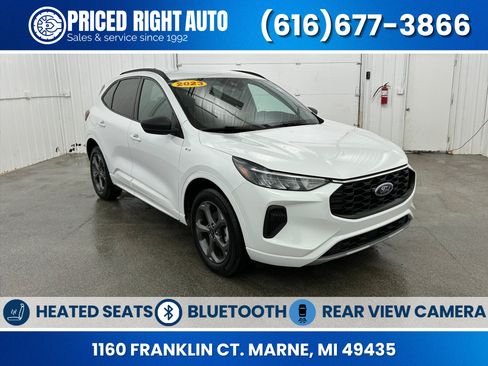 Used 2023 Ford Escape ST-Line AWD/4WD image 1