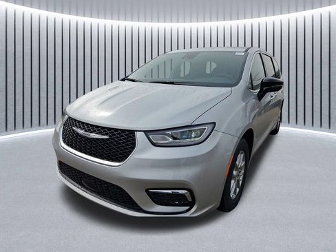 New 2026 Chrysler Pacifica Select FWD image 19