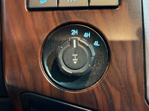 Used 2014 Ford F250 Lariat w/ Lariat Ultimate Package AWD/4WD image 34