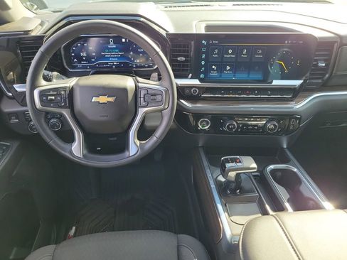 Used 2023 Chevrolet Silverado 1500 LT AWD/4WD image 4