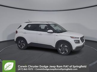 Used 2025 Hyundai Venue SEL FWD video 2