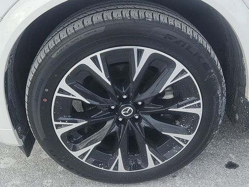 Certified 2025 MAZDA CX-90 3.3 Turbo S w/ Premium Package image 4