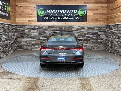 Certified 2025 Hyundai Elantra Limited image 8