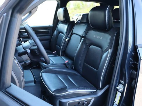 Used 2025 RAM 1500 Laramie AWD/4WD image 30