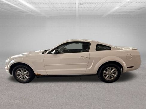 Used 2008 Ford Mustang Coupe RWD image 4
