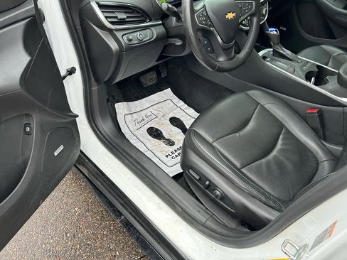 Used 2019 Chevrolet Volt Premier w/ Driver Confidence II Package image 10