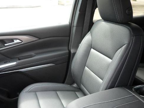 Used 2026 Chevrolet Traverse LT w/ Driver Confidence Package FWD image 22