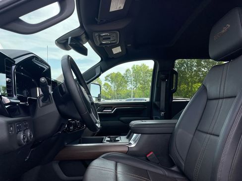 Used 2024 Chevrolet Silverado 2500 High Country w/ Max Trailering Package image 9