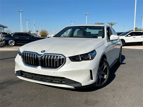 Certified 2025 BMW i5 eDrive40i w/ Premium Package image 2