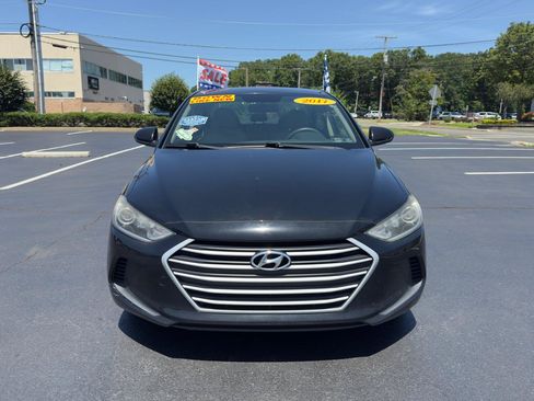 Used 2017 Hyundai Elantra SE FWD image 2