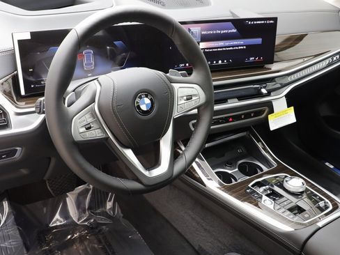 New 2026 BMW X7 xDrive40i w/ Executive Package image 7