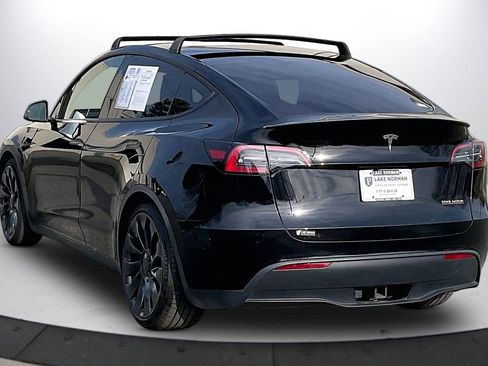 Used 2023 Tesla Model Y Performance image 7