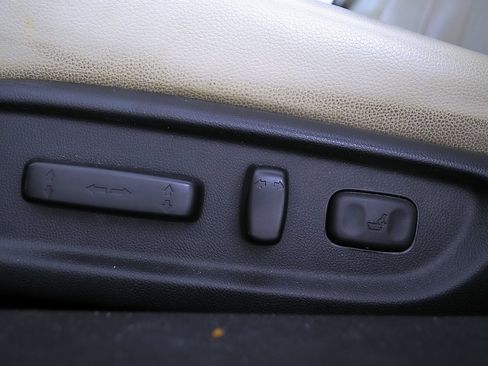 Used 2017 Honda Accord EX-L image 18
