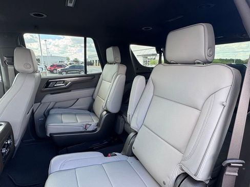 Used 2025 GMC Yukon Elevation image 15