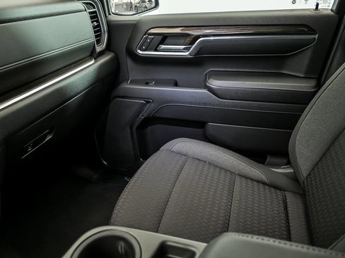 Used 2023 Chevrolet Silverado 1500 LT AWD/4WD image 23