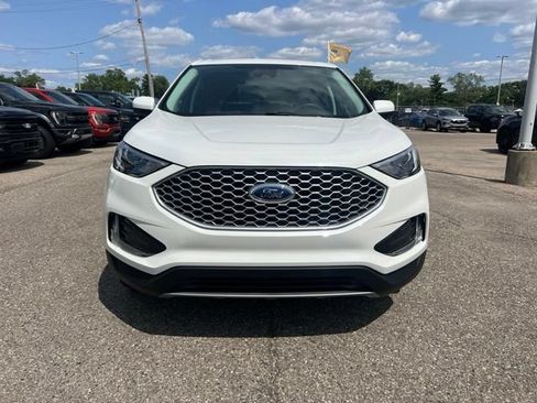 Certified 2024 Ford Edge SEL w/ Convenience Package AWD/4WD image 2