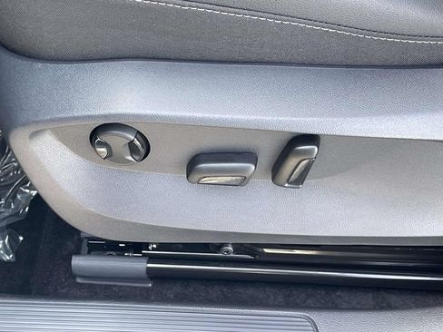 New 2026 Volkswagen Taos SE AWD/4WD image 14