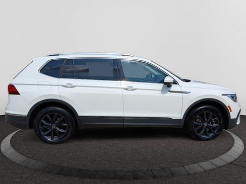 Used 2024 Volkswagen Tiguan SE FWD image 8