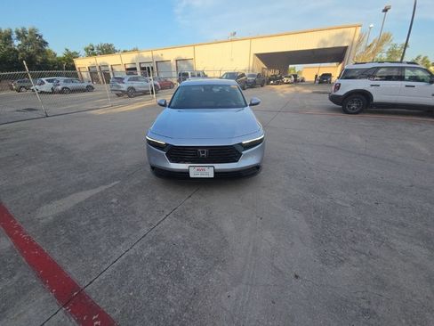Used 2025 Honda Accord LX image 5