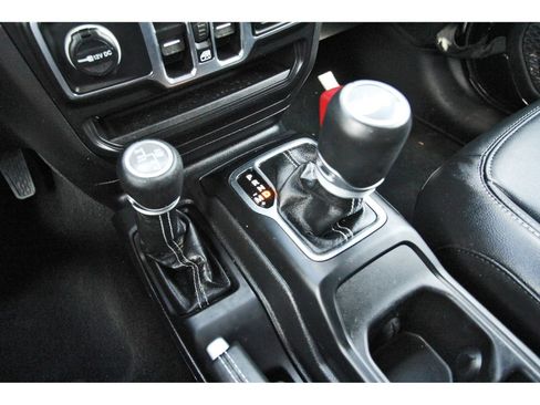 Used 2023 Jeep Wrangler Unlimited Sahara AWD/4WD image 28