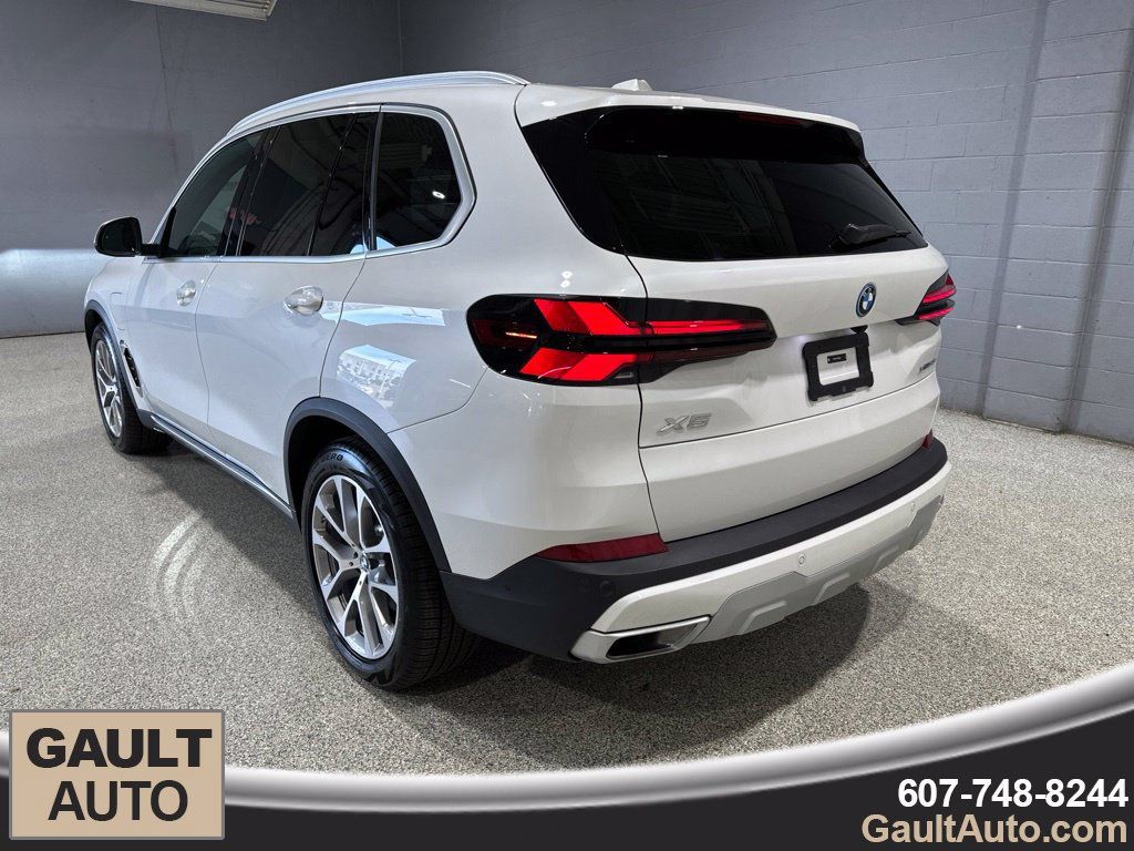 Used 2026 BMW X5 xDrive50e AWD/4WD image 6