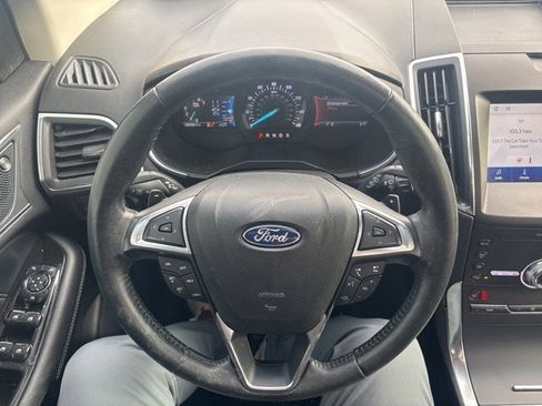 Used 2020 Ford Edge Titanium image 10