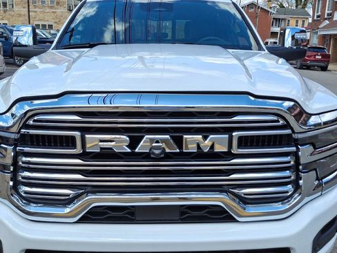 Used 2026 RAM 2500 Laramie AWD/4WD image 2