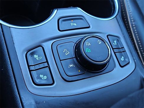 Used 2022 GMC Terrain AT4 w/ Tech Package image 4