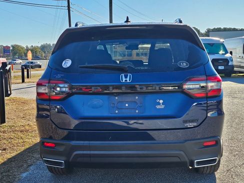 Used 2023 Honda Pilot Sport image 6