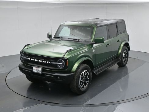 Certified 2025 Ford Bronco Outer Banks AWD/4WD image 39