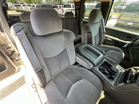 Used 2004 GMC Sierra 1500 SLE w/ Safe And Sound Package RWD image 60