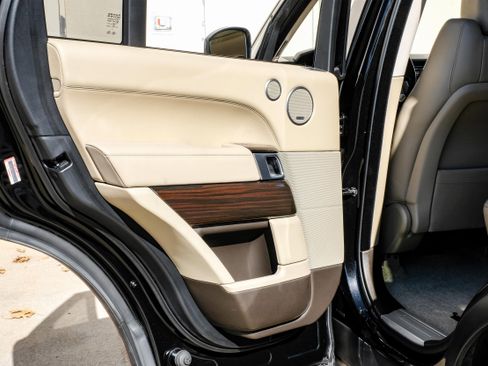 Used 2017 Land Rover Range Rover HSE image 43
